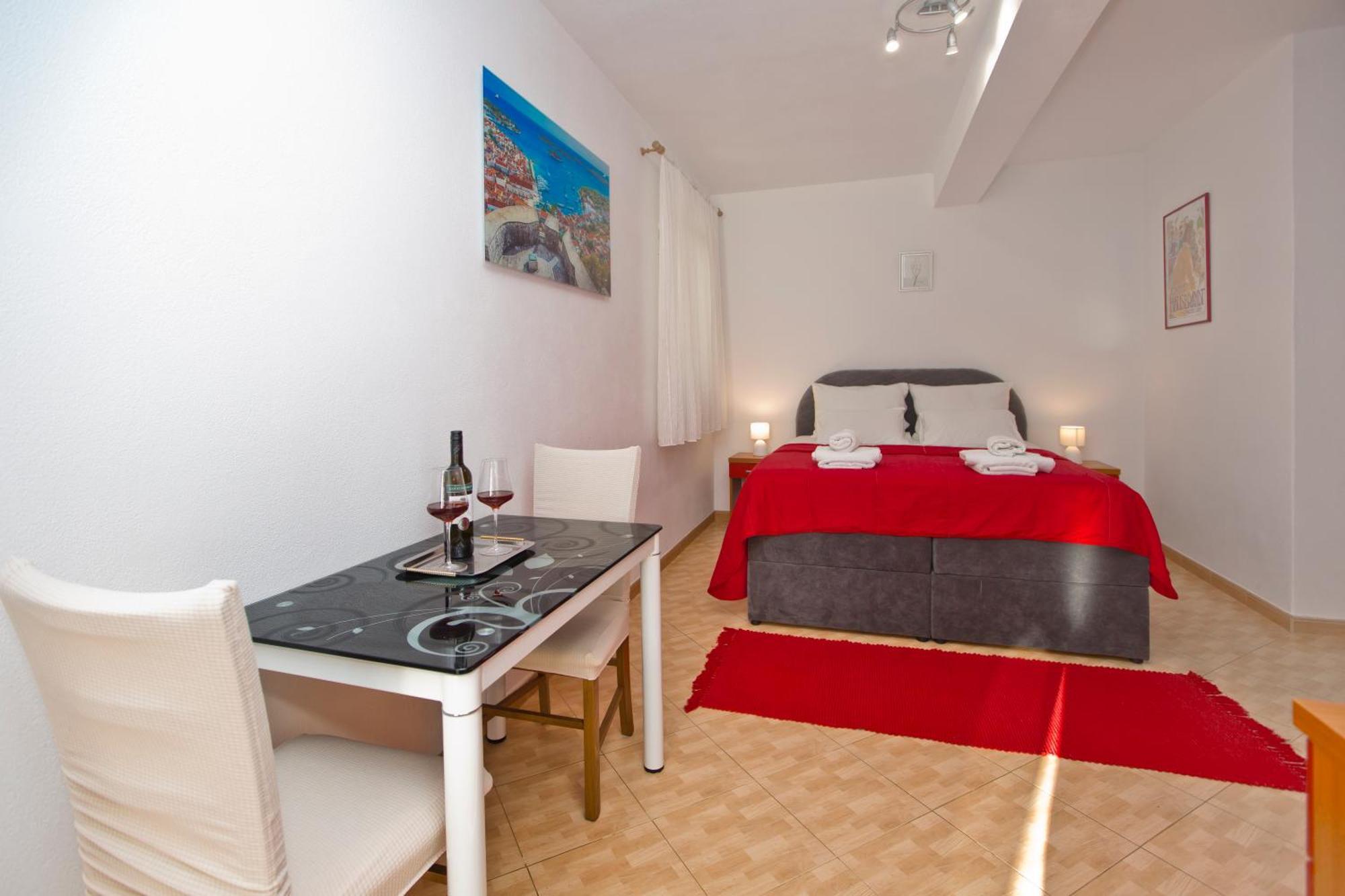 Apartman Matic Ograde *